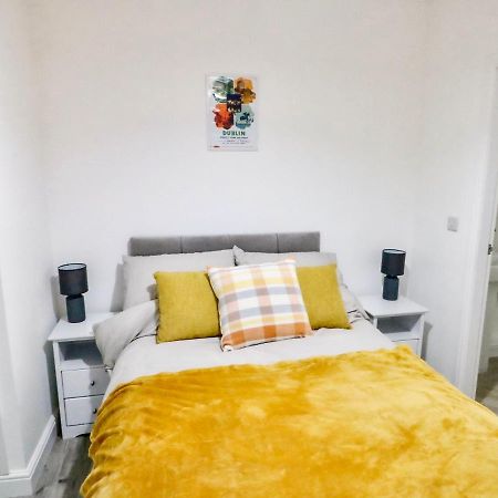 Port Apartment 1 Холихед Экстерьер фото