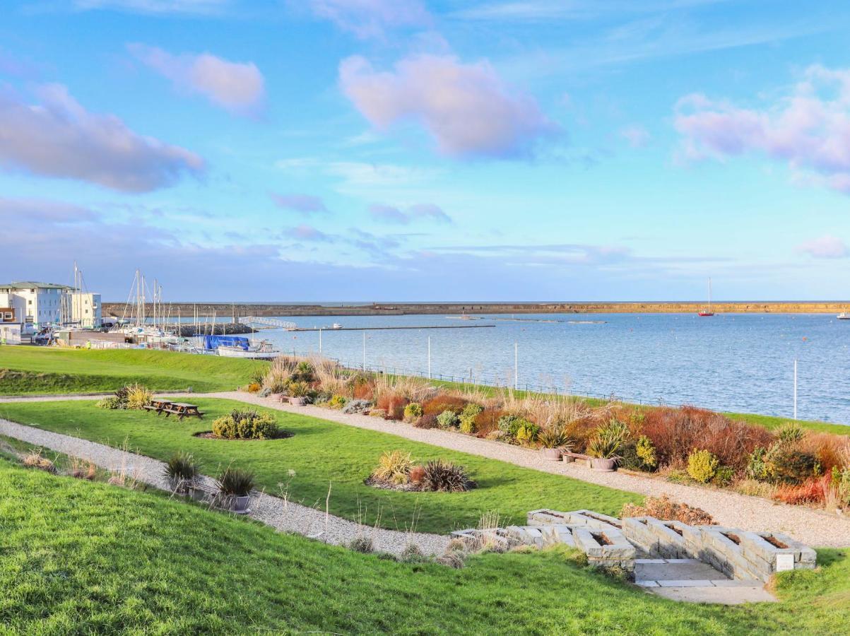 Port Apartment 1 Холихед Экстерьер фото