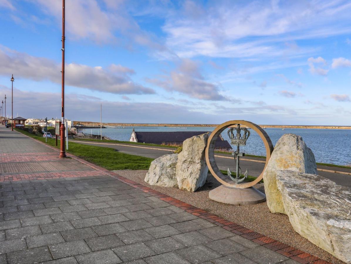 Port Apartment 1 Холихед Экстерьер фото